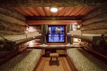 Отель Kuukkeli Log Porakka Саариселькя
